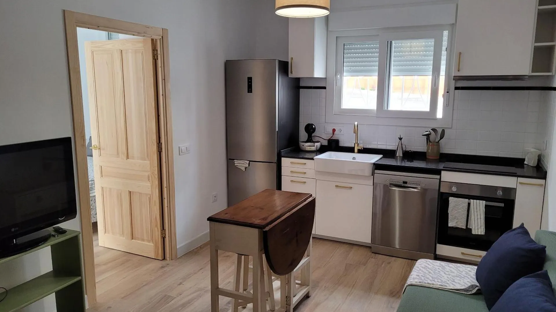 Apartamento Con Wifi, Patio Y Garaje Privado Alcala de Guadaira Apartment