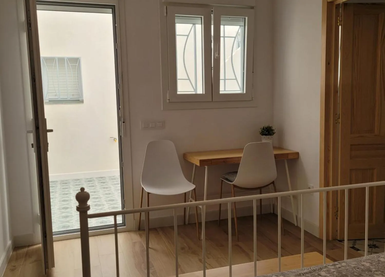 Apartamento Con Wifi, Patio Y Garaje Privado Alcala de Guadaira 0*,