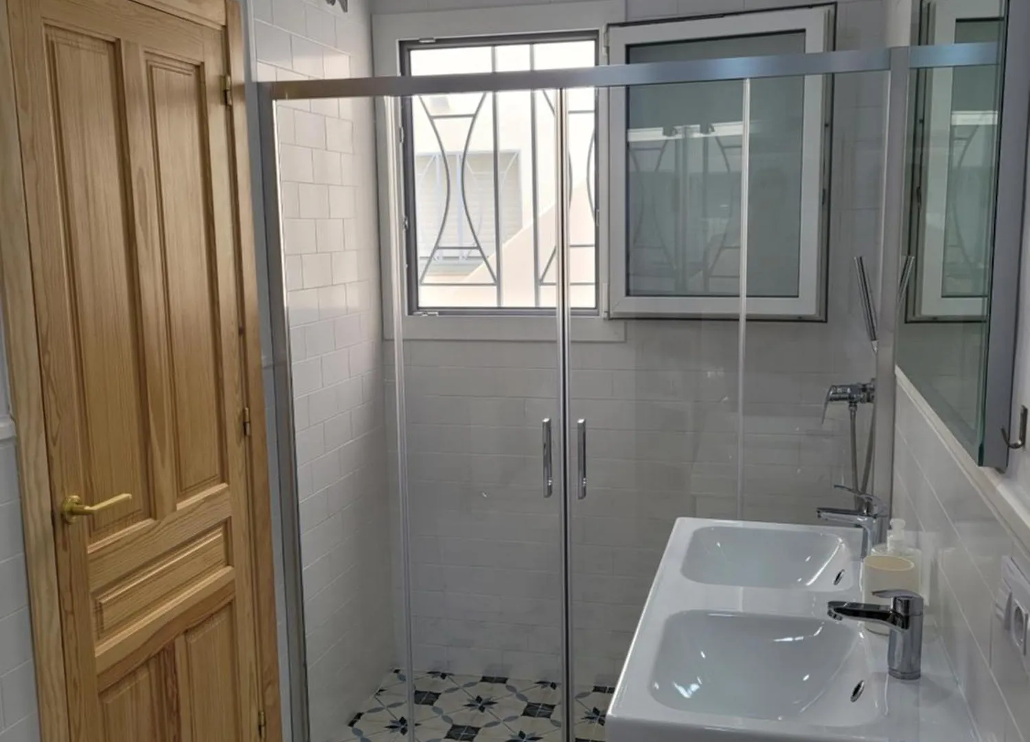 Apartamento Con Wifi, Patio Y Garaje Privado Alcala de Guadaira